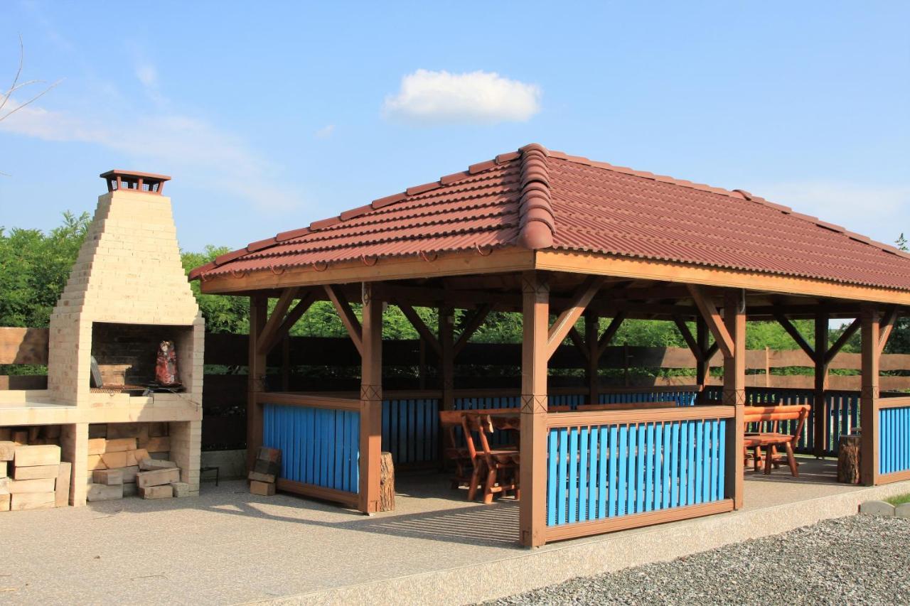 Aparthotel De Inchiriat Baltenii de Sus