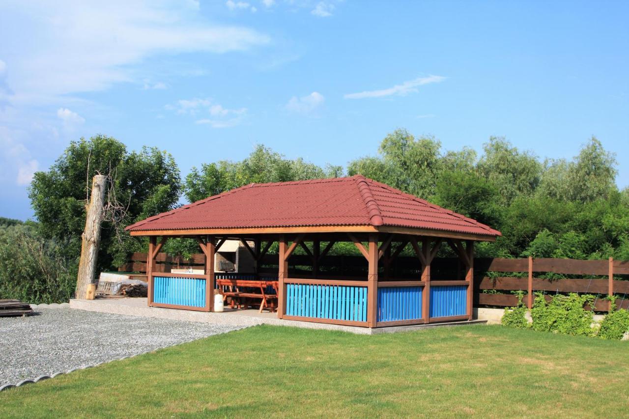 Aparthotel De Inchiriat